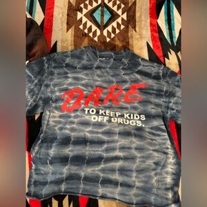 Raw edge graphic tee